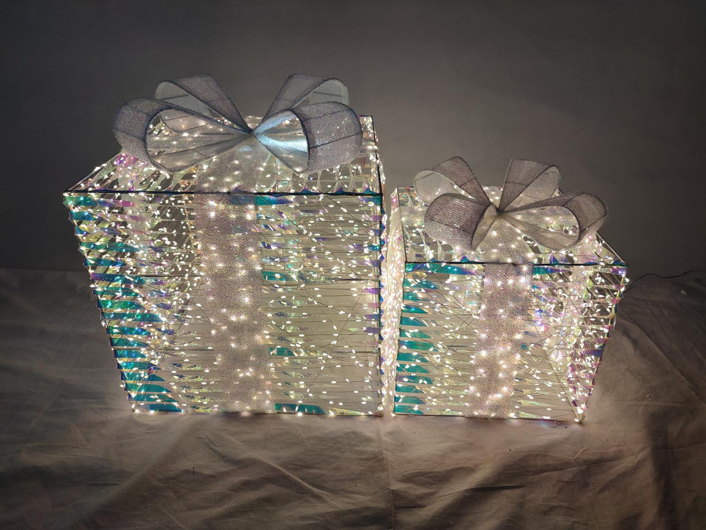 SET 3 PACCHI REGALO CON LED IRRIDESCENTE