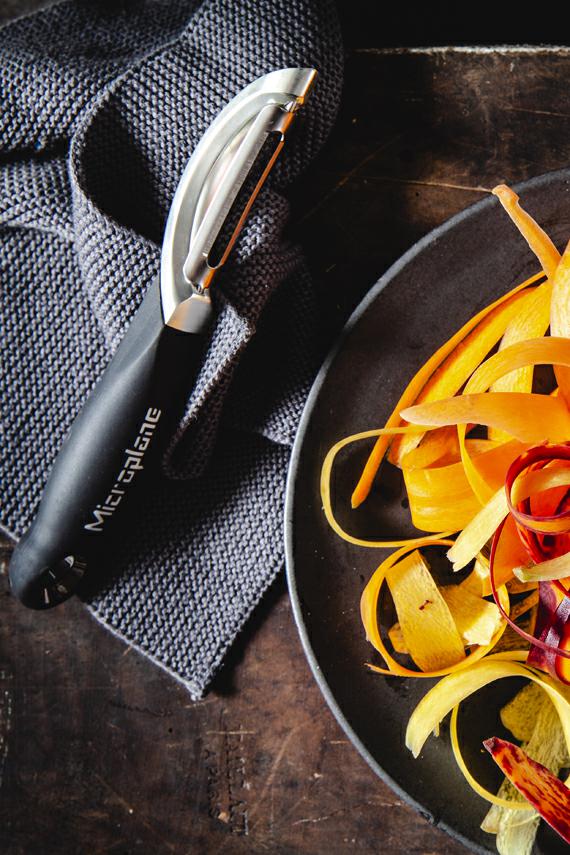 PELATORE JULIENNE PROFESSIONALE NERO MICROPLANE